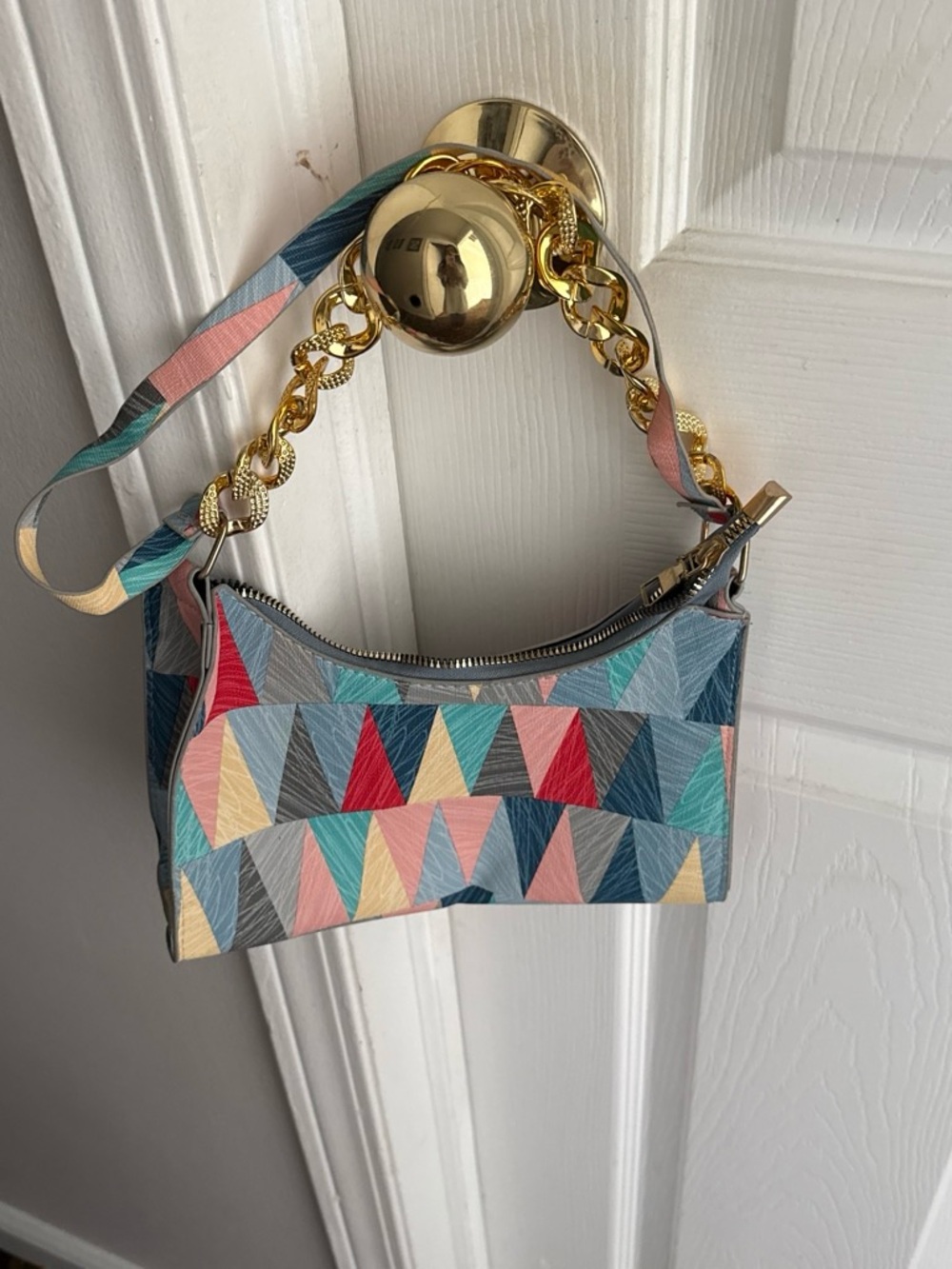 & Other Stories Multicolor Triangular Pattern Mini Shoulder Bag with Gold Chain